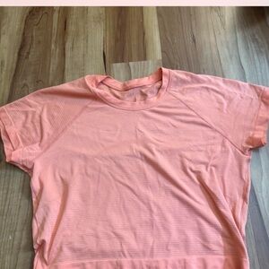 lulu swiftly top cropped size 6